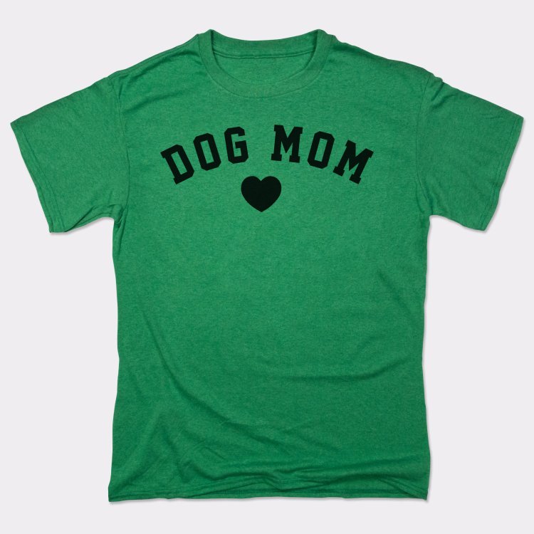 Dog Mom with Heart Varsity Text graphic Unisex Heavyweight T-Shirt in Kelly Green Heather