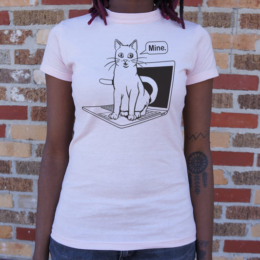 Cat Conquers Laptop graphic Women's T-Shirt in Soft Pink