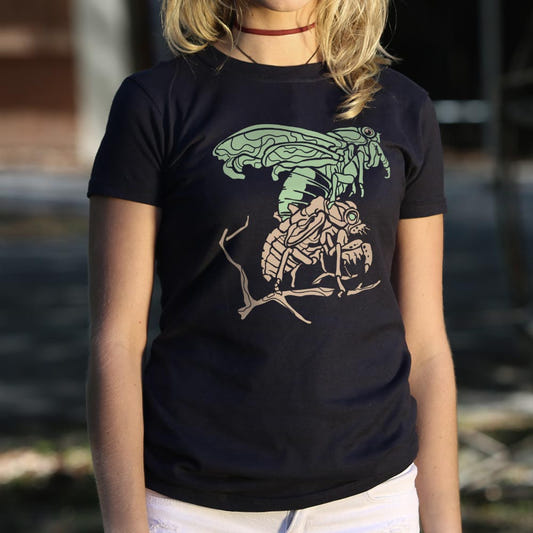 Cicada Molting Graphic Women's T-Shirt in Midnight
